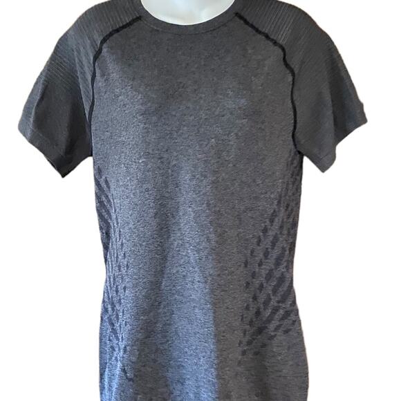Gymshark Size Medium Gray Short Sleeve Shirt - Picture 1 of 8